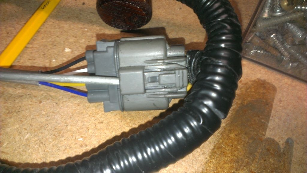 O2 sensor removal: I can't get the wiring connector loose. | Honda